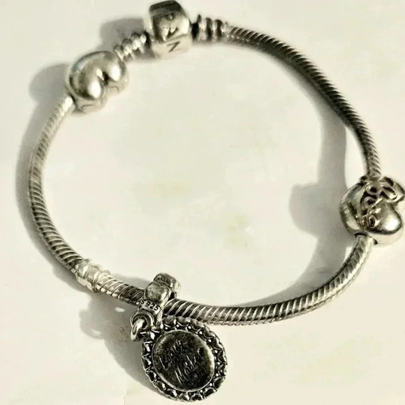 Pandora bracelet with 4 charms 100%  Silver Authentic - Picture 1 of 9